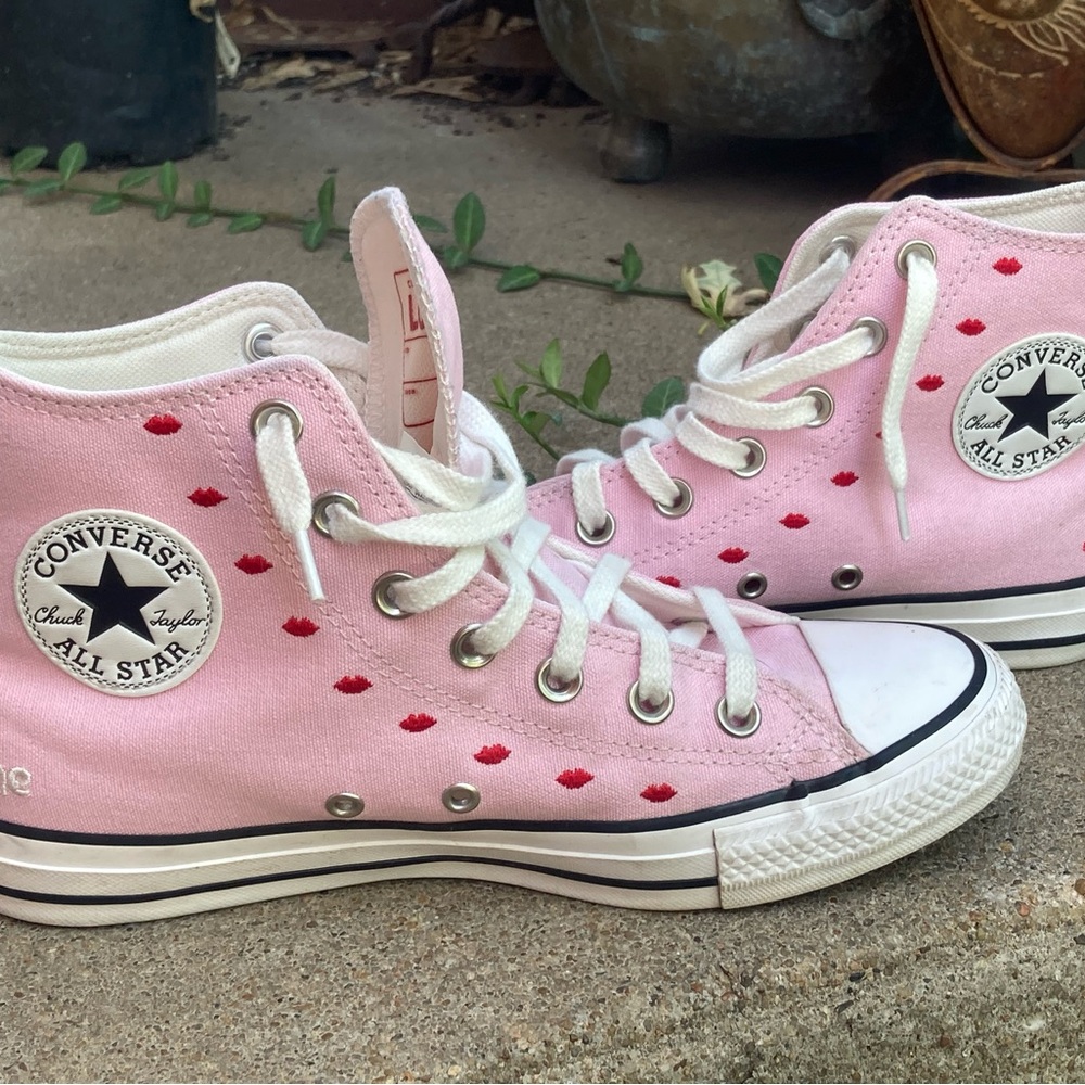 Converse Chuck Taylor All Star Valentine's Day Pink Sneakers, Size 8 A01603F